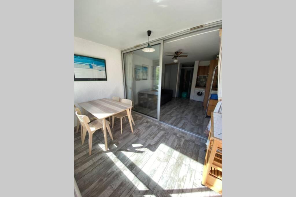 Spacieux Studio Sur Le Port De Hyeres Hyères Exterior foto