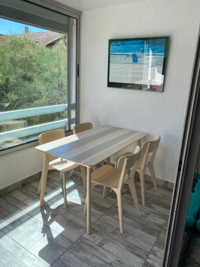 Spacieux Studio Sur Le Port De Hyeres Hyères Exterior foto