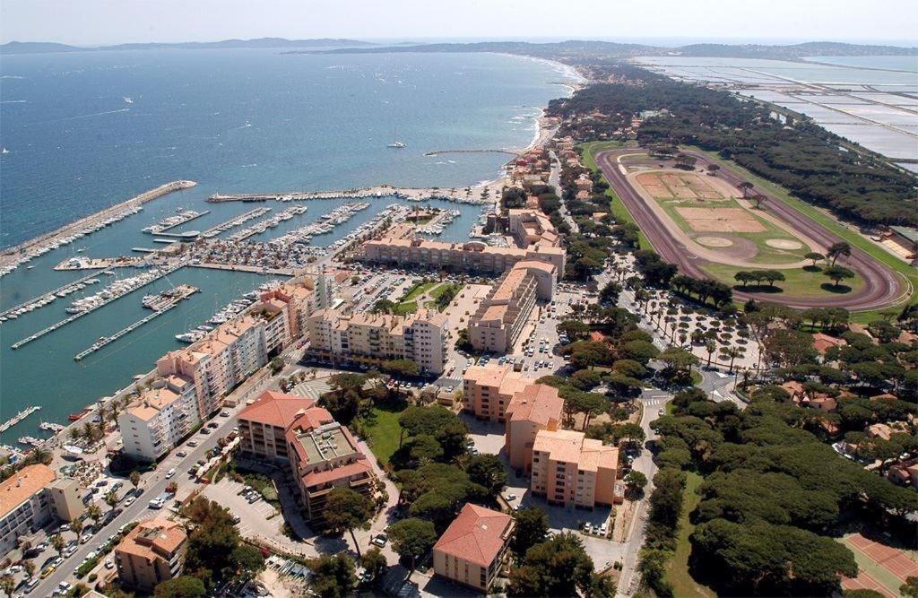 Spacieux Studio Sur Le Port De Hyeres Hyères Exterior foto